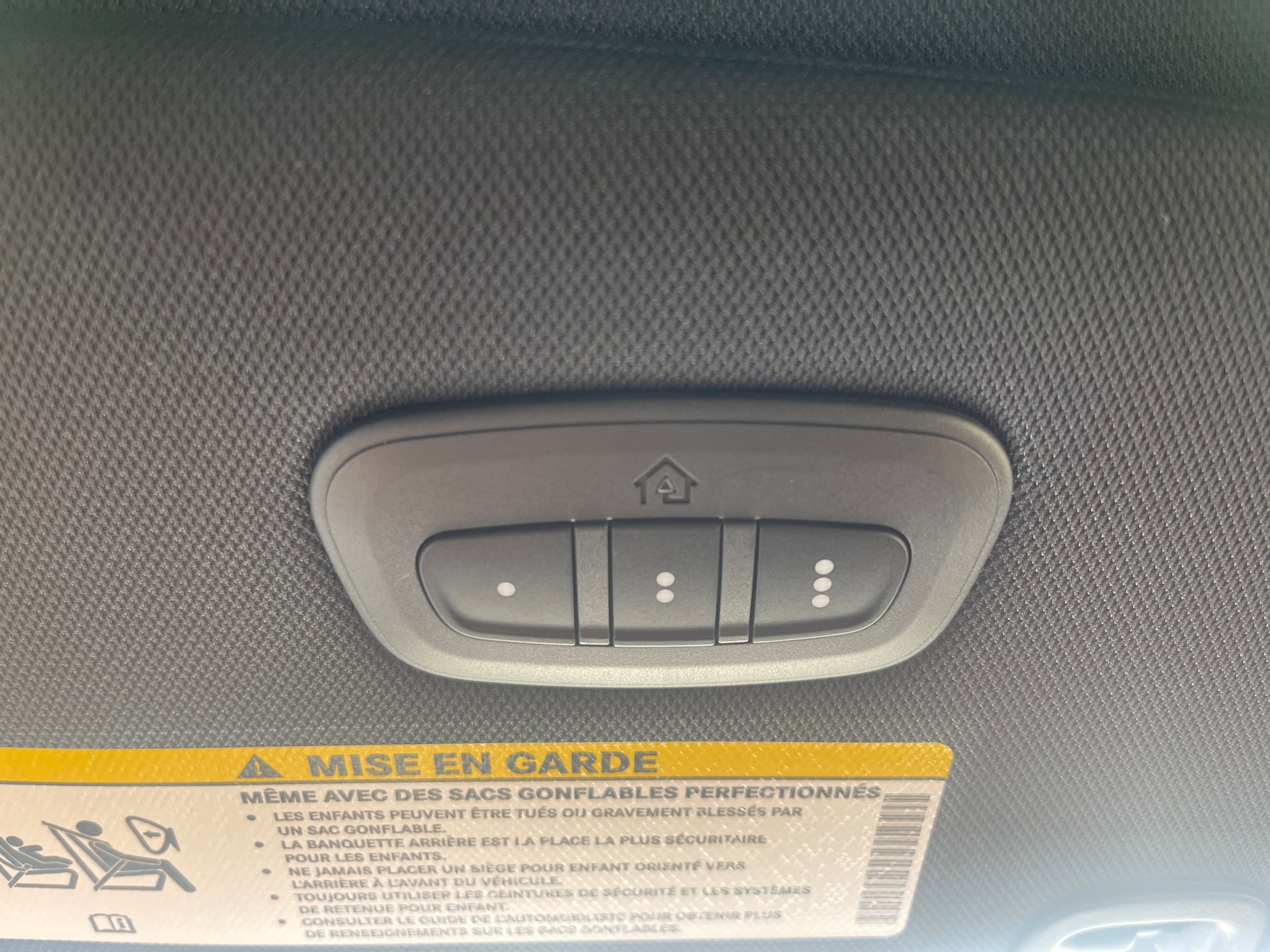 2026 Chrysler Pacifica Select - Photo 15
