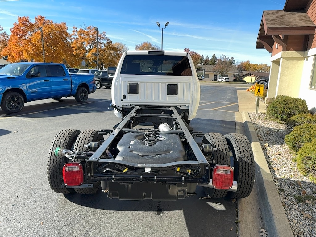 New 2026 Ram 5500 Chassis Cab 5500 TRADESMAN CHASSIS REGULAR CAB 4X4 84' CA Pickup