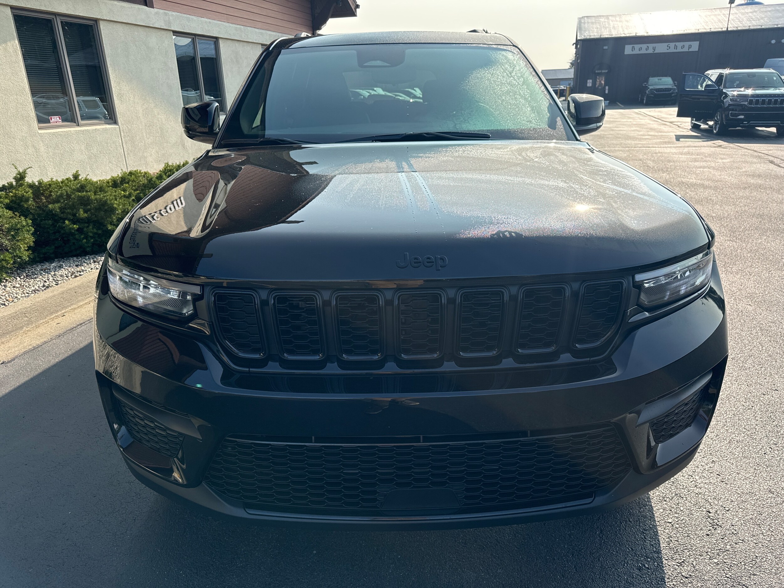 2024 Jeep Grand Cherokee Altitude X photo 2