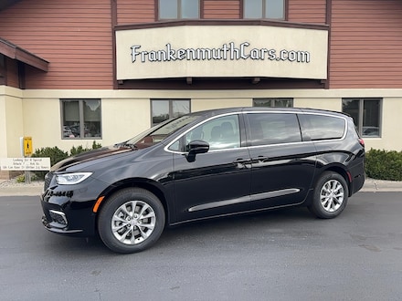 2026 Chrysler Pacifica SELECT AWD Passenger Van