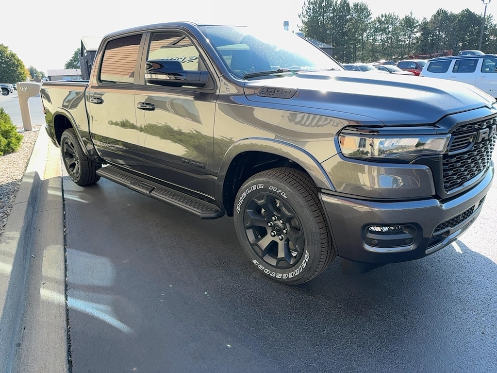 New 2026 Ram 1500 BIG HORN CREW CAB 4X4 5'7 BOX Pickup