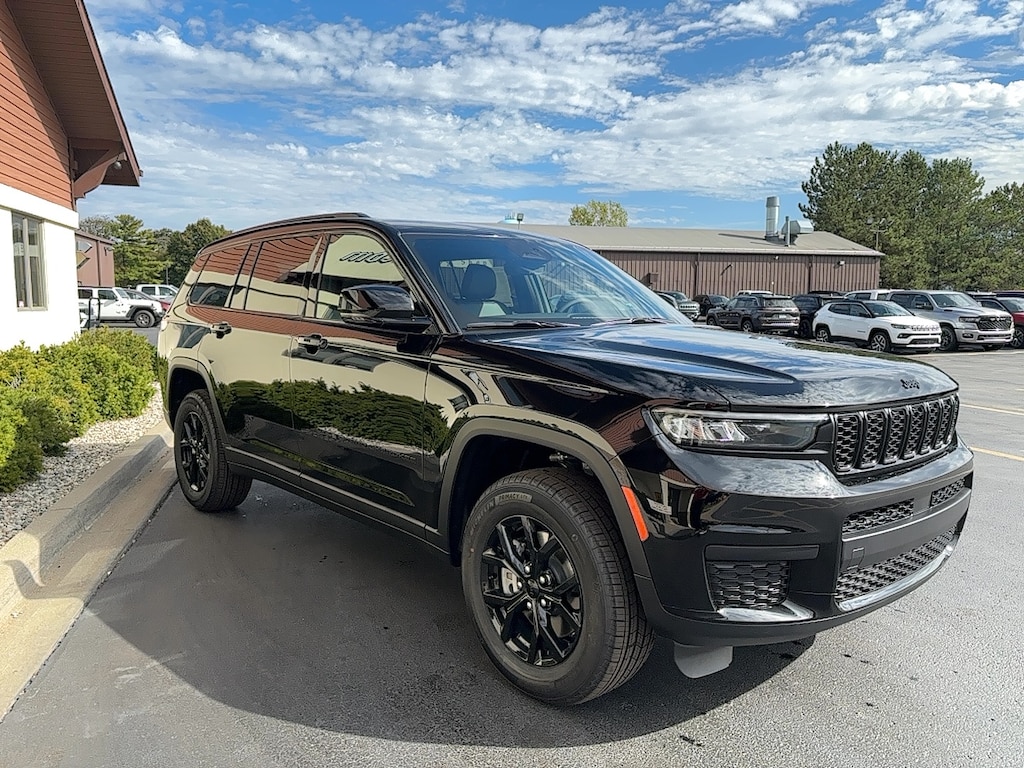 New 2025 Jeep Grand Cherokee L ALTITUDE X 4X4 Sport Utility