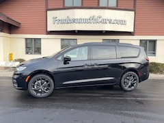 2026 Chrysler Pacifica LIMITED AWD Passenger Van