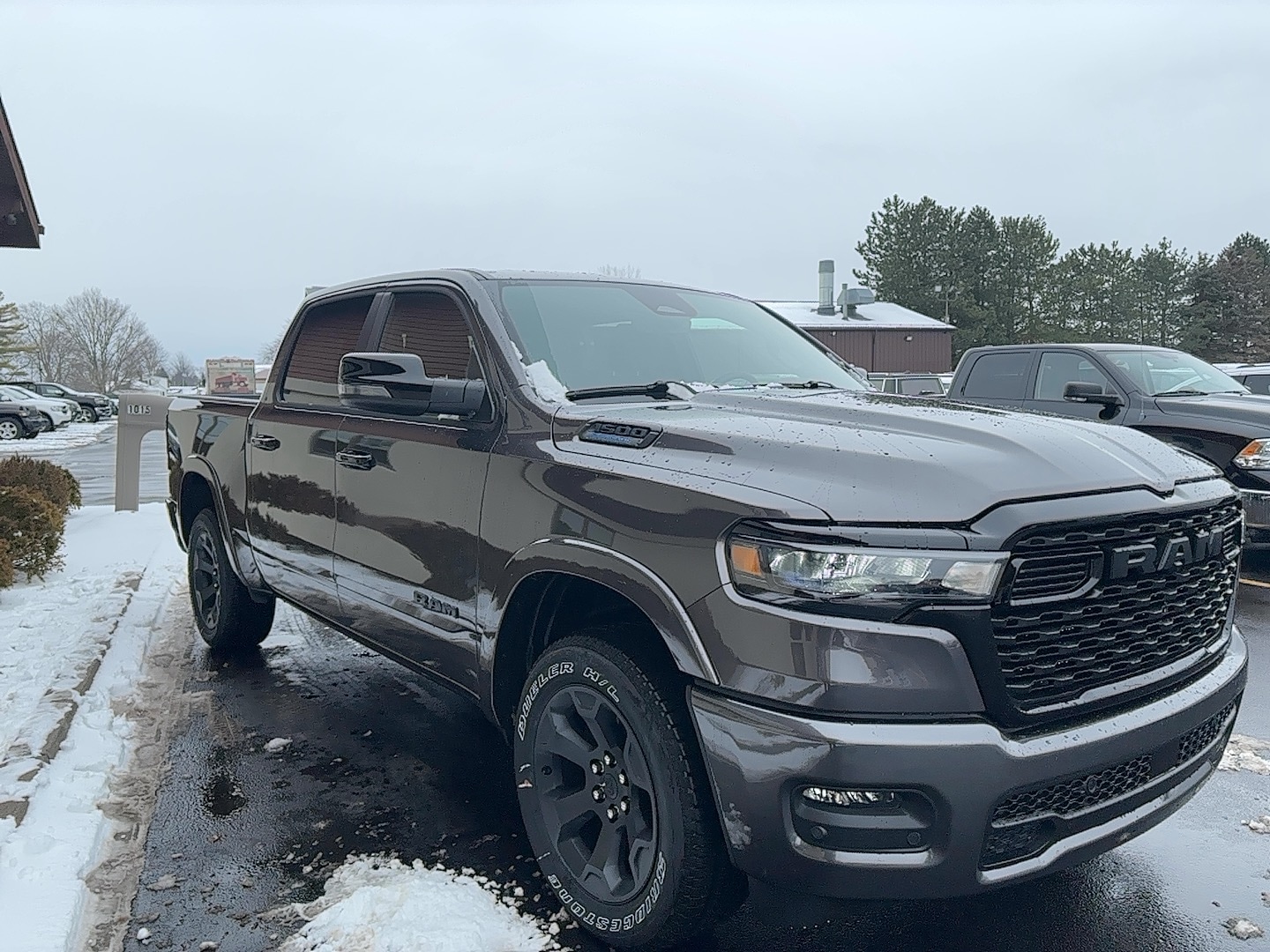 View vehicle photo 4