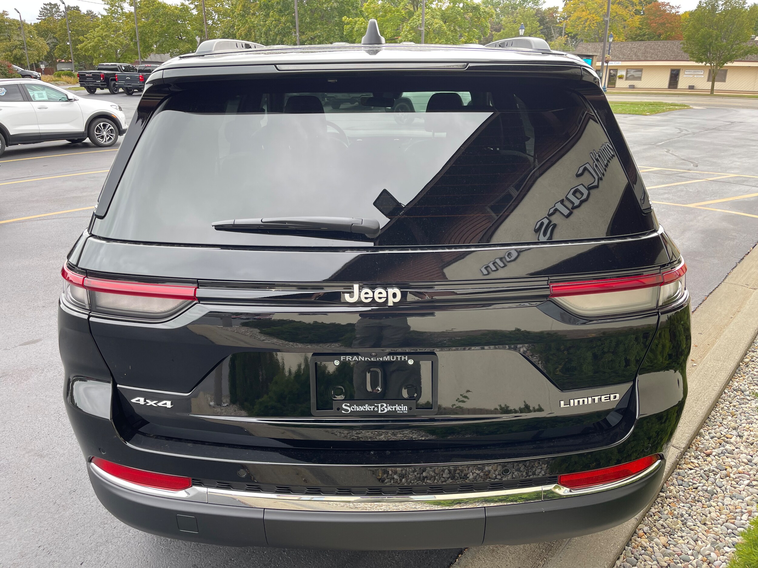 2025 Jeep Grand Cherokee Limited photo 4