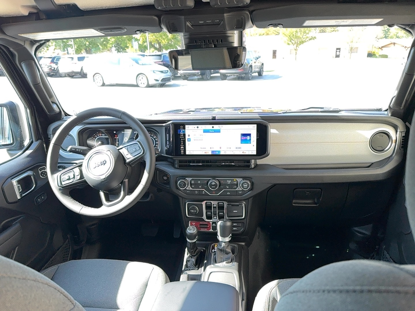 2025 Jeep Gladiator Willys - Photo 11
