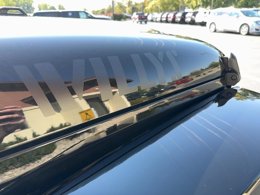 New 2025 Jeep Gladiator WILLYS 4X4 Pickup