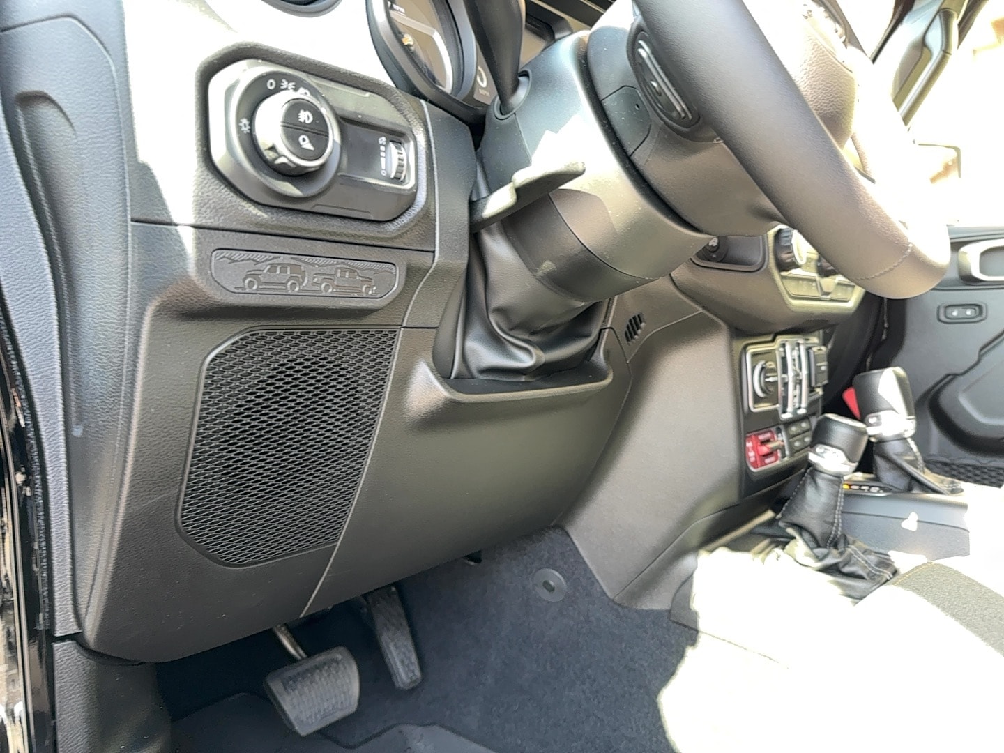 2025 Jeep Gladiator Willys - Photo 18