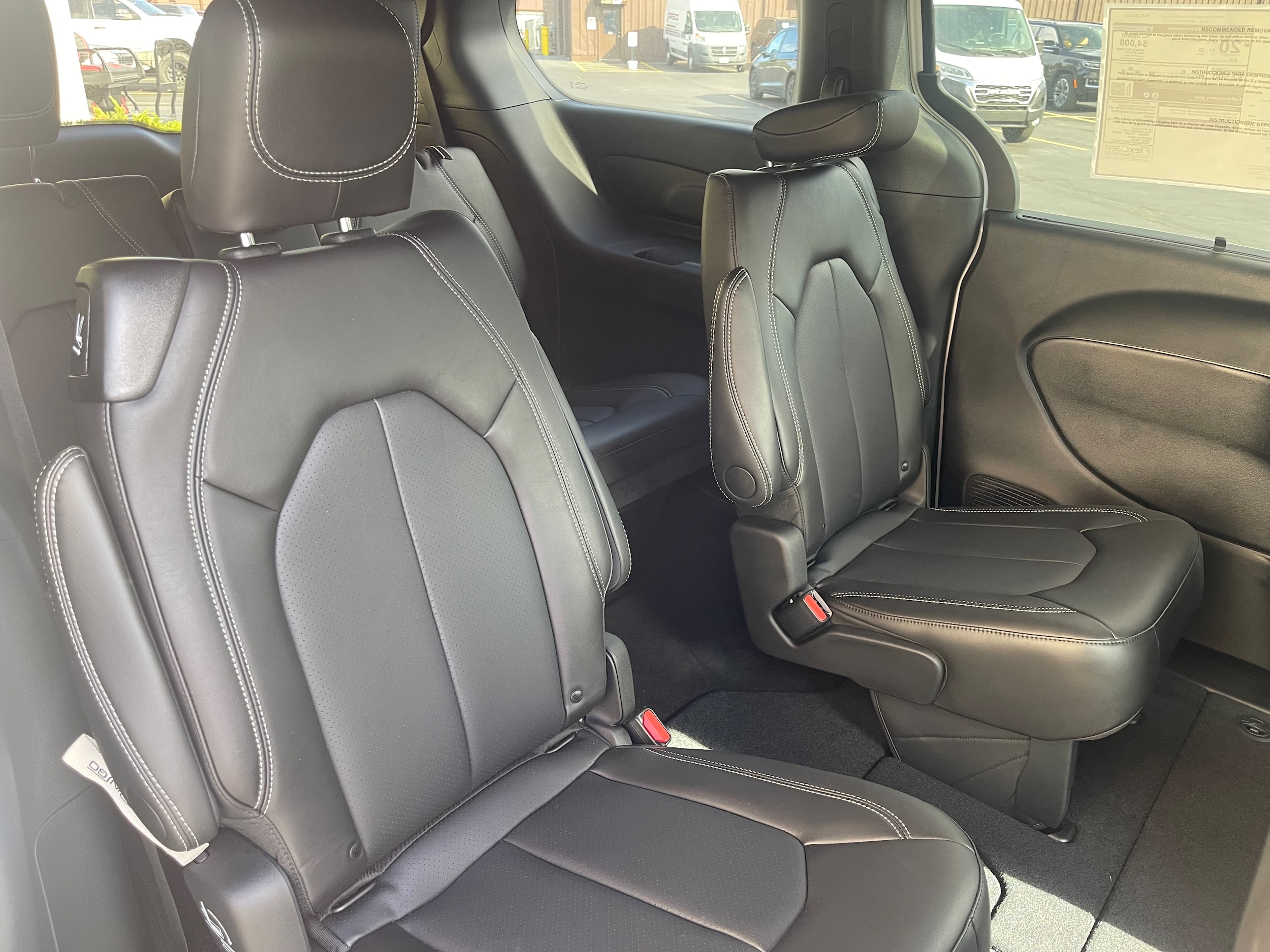 2026 Chrysler Pacifica Select - Photo 19