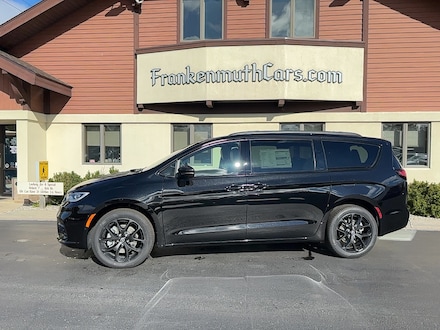 2026 Chrysler Pacifica LIMITED AWD Passenger Van