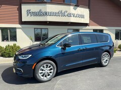 2025 Chrysler Pacifica SELECT AWD Passenger Van