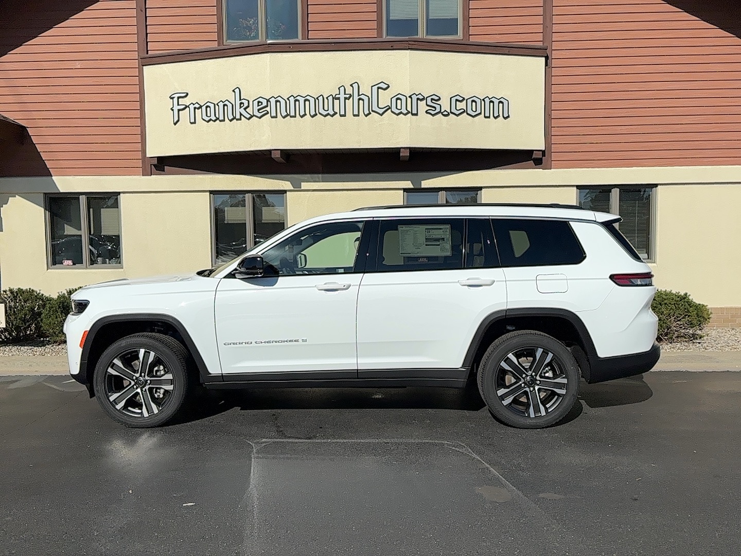 2027 Jeep Grand Cherokee L