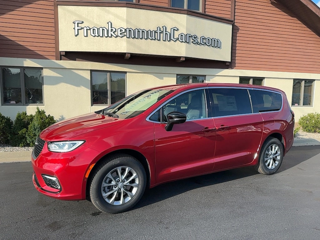 New 2026 Chrysler Pacifica SELECT AWD Passenger Van