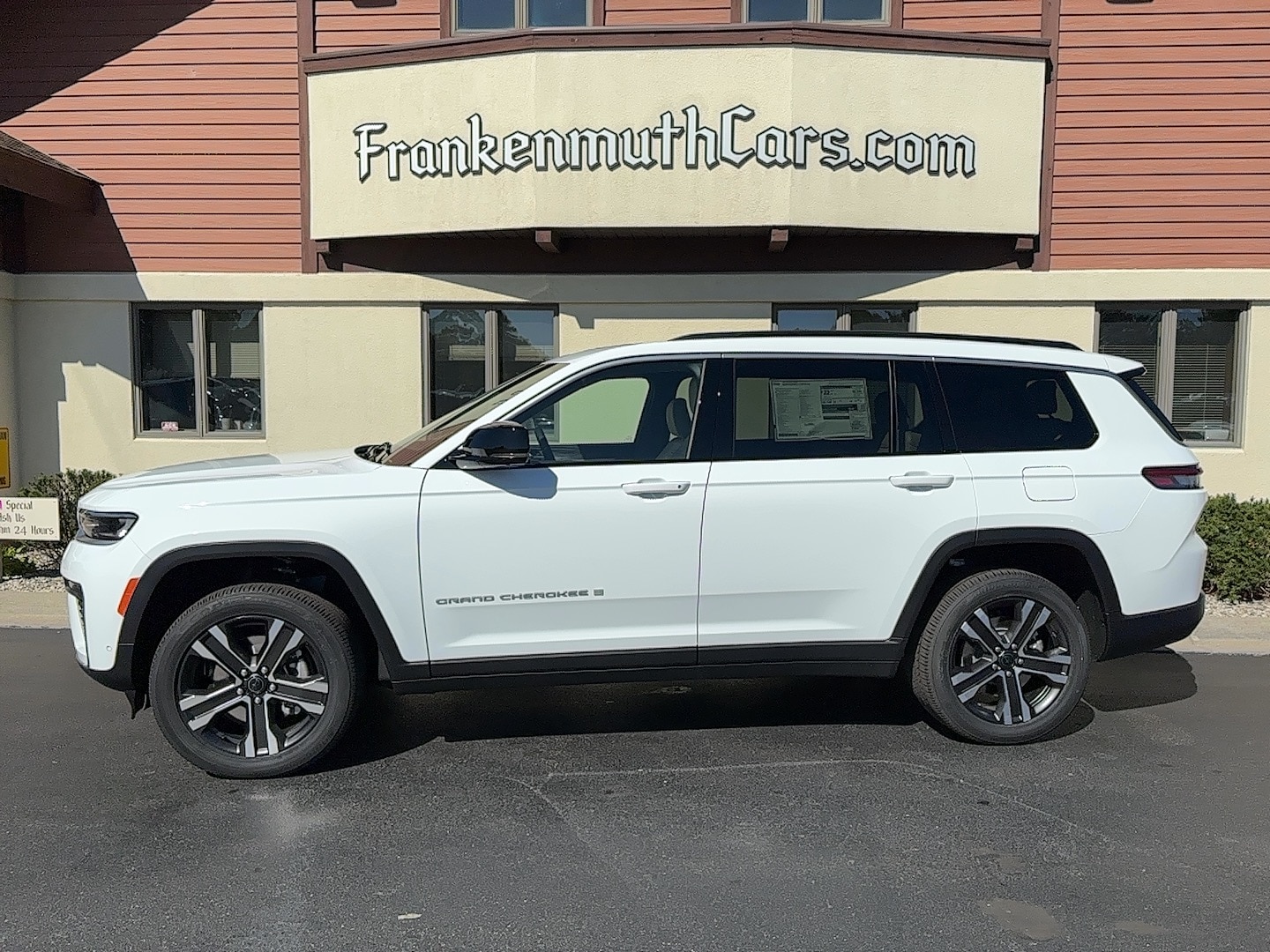 2027 Jeep Grand Cherokee L