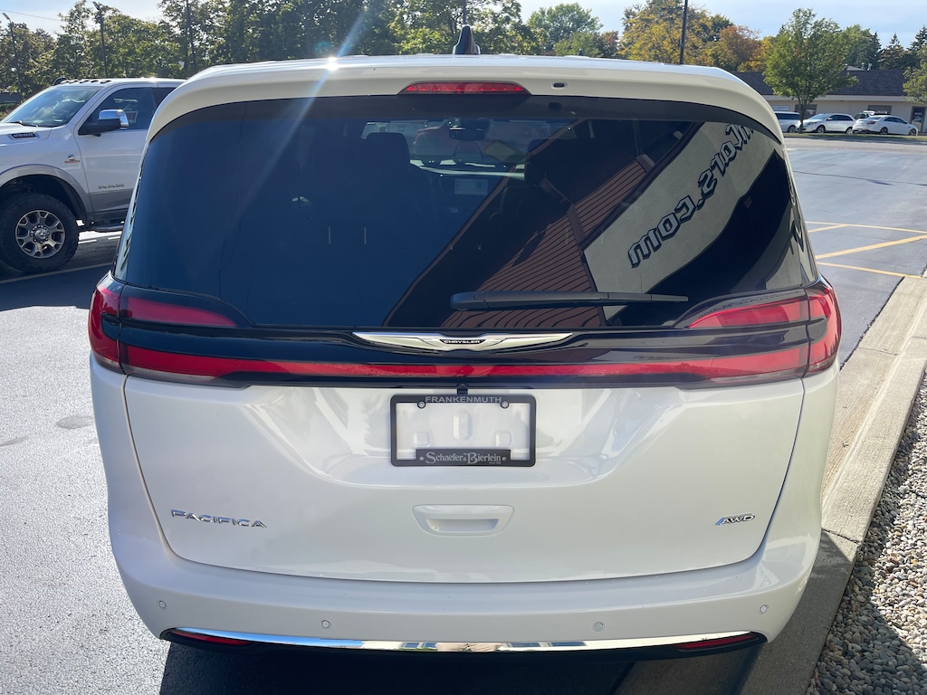 New 2026 Chrysler Pacifica SELECT AWD Passenger Van