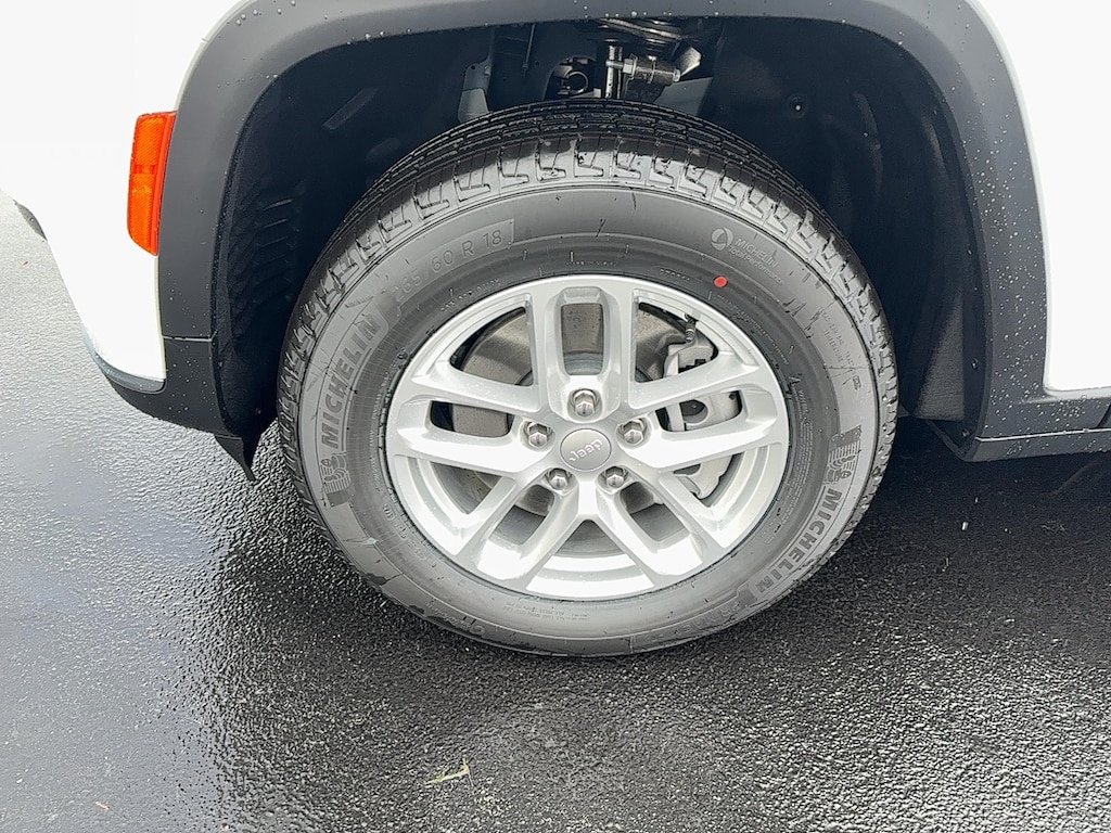 New 2025 Jeep Grand Cherokee L LAREDO X 4X4 Sport Utility