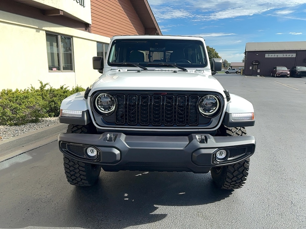 New 2025 Jeep Gladiator WILLYS 4X4 Pickup