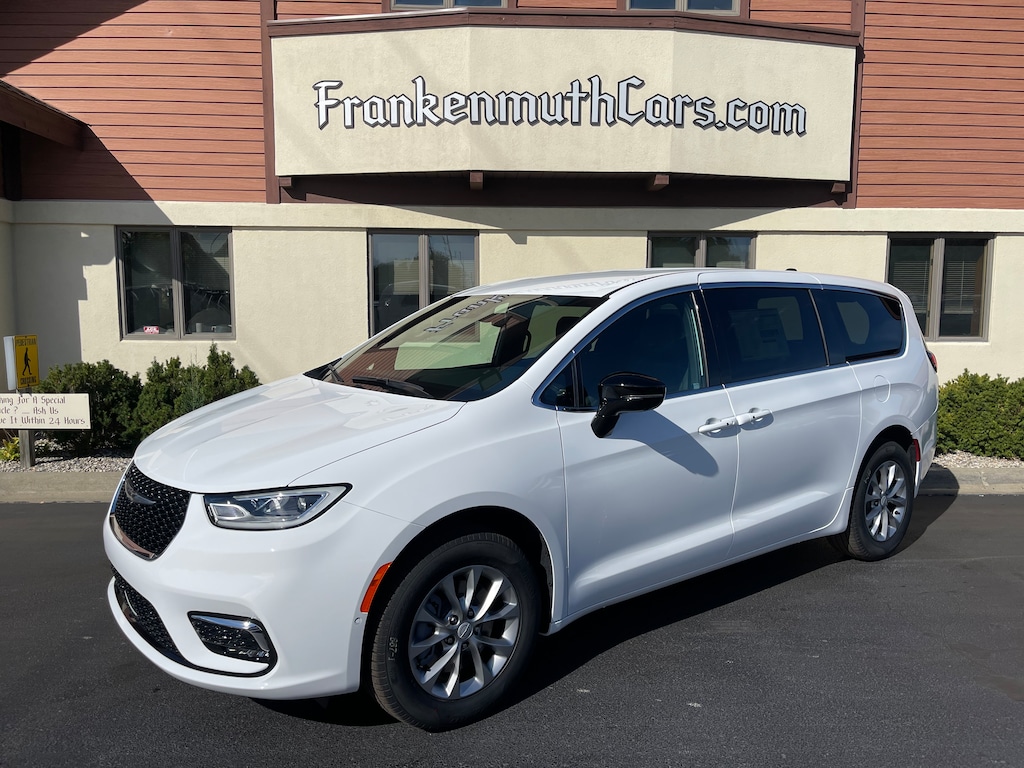 New 2026 Chrysler Pacifica SELECT AWD Passenger Van