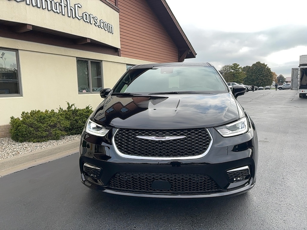 New 2026 Chrysler Pacifica SELECT AWD Passenger Van