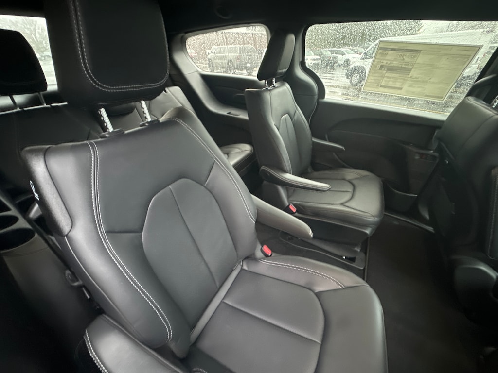 New 2025 Chrysler Pacifica Hybrid PACIFICA PLUG-IN HYBRID SELECT Passenger Van