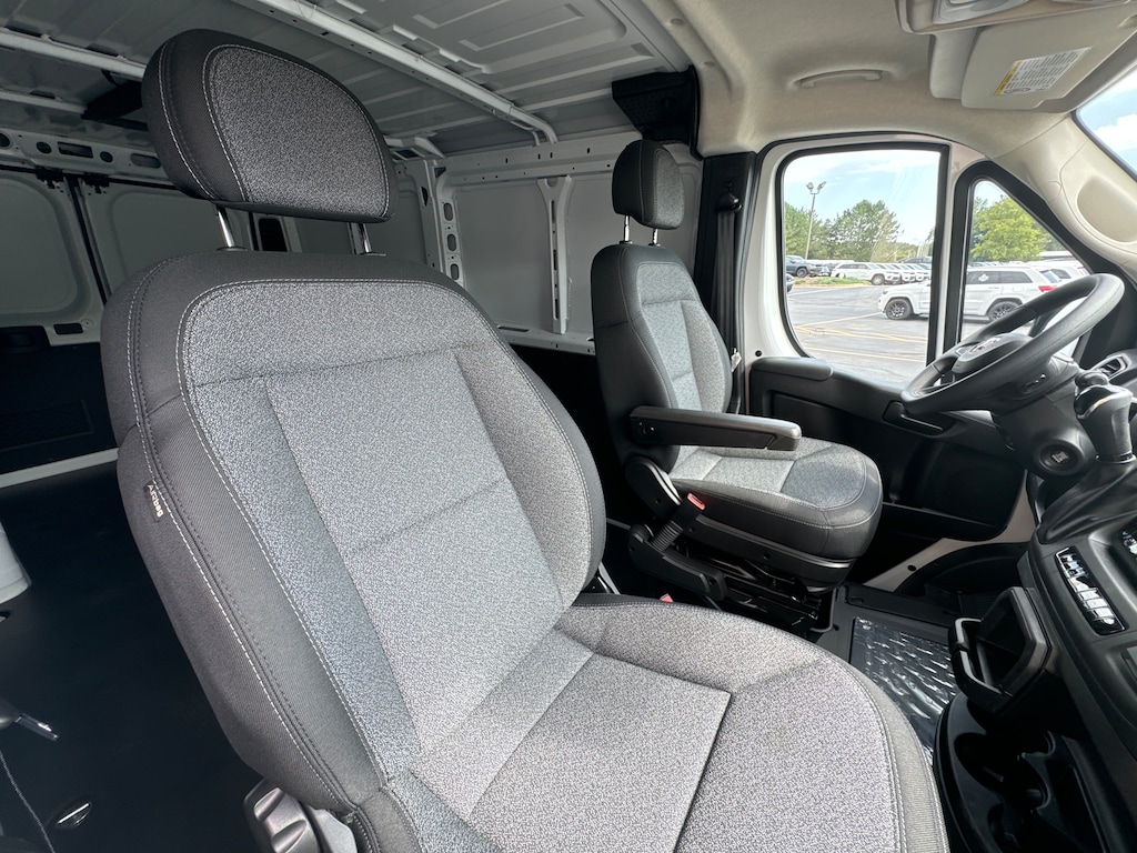 New 2024 Ram ProMaster PROMASTER 1500 SLT CARGO VAN LOW ROOF 136' WB Cargo Van
