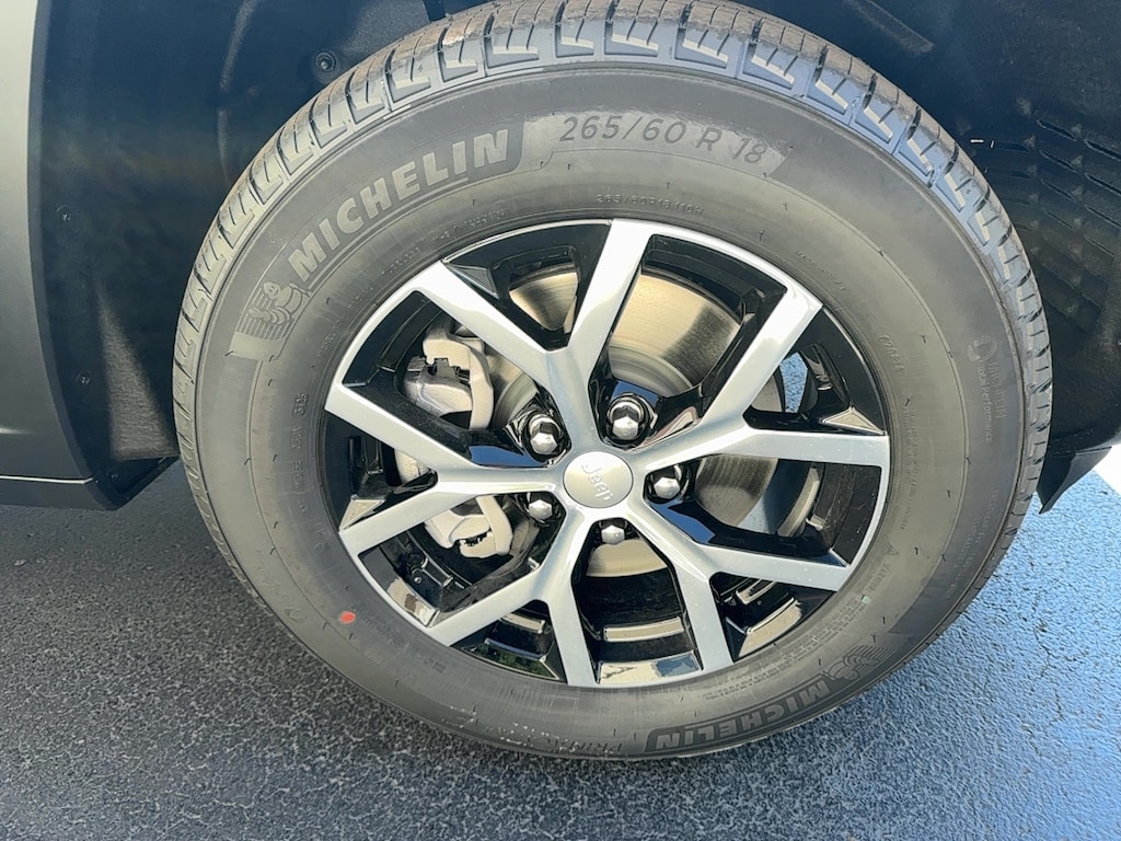 New 2025 Jeep Grand Cherokee L LIMITED 4X4 Sport Utility