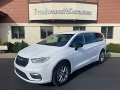 2026 Chrysler Pacifica SELECT AWD Passenger Van