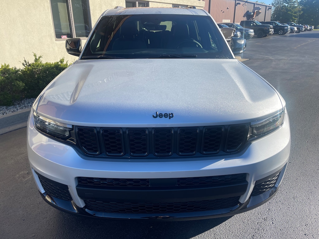 New 2025 Jeep Grand Cherokee L ALTITUDE X 4X4 Sport Utility