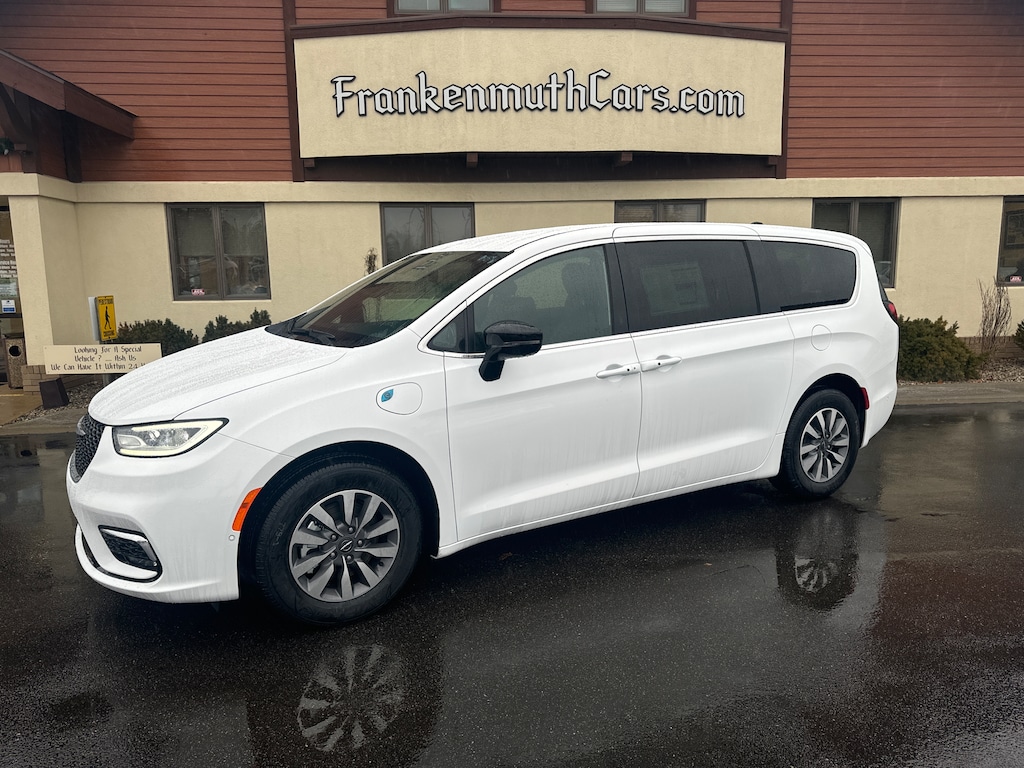 New 2025 Chrysler Pacifica Hybrid PACIFICA PLUG-IN HYBRID SELECT Passenger Van