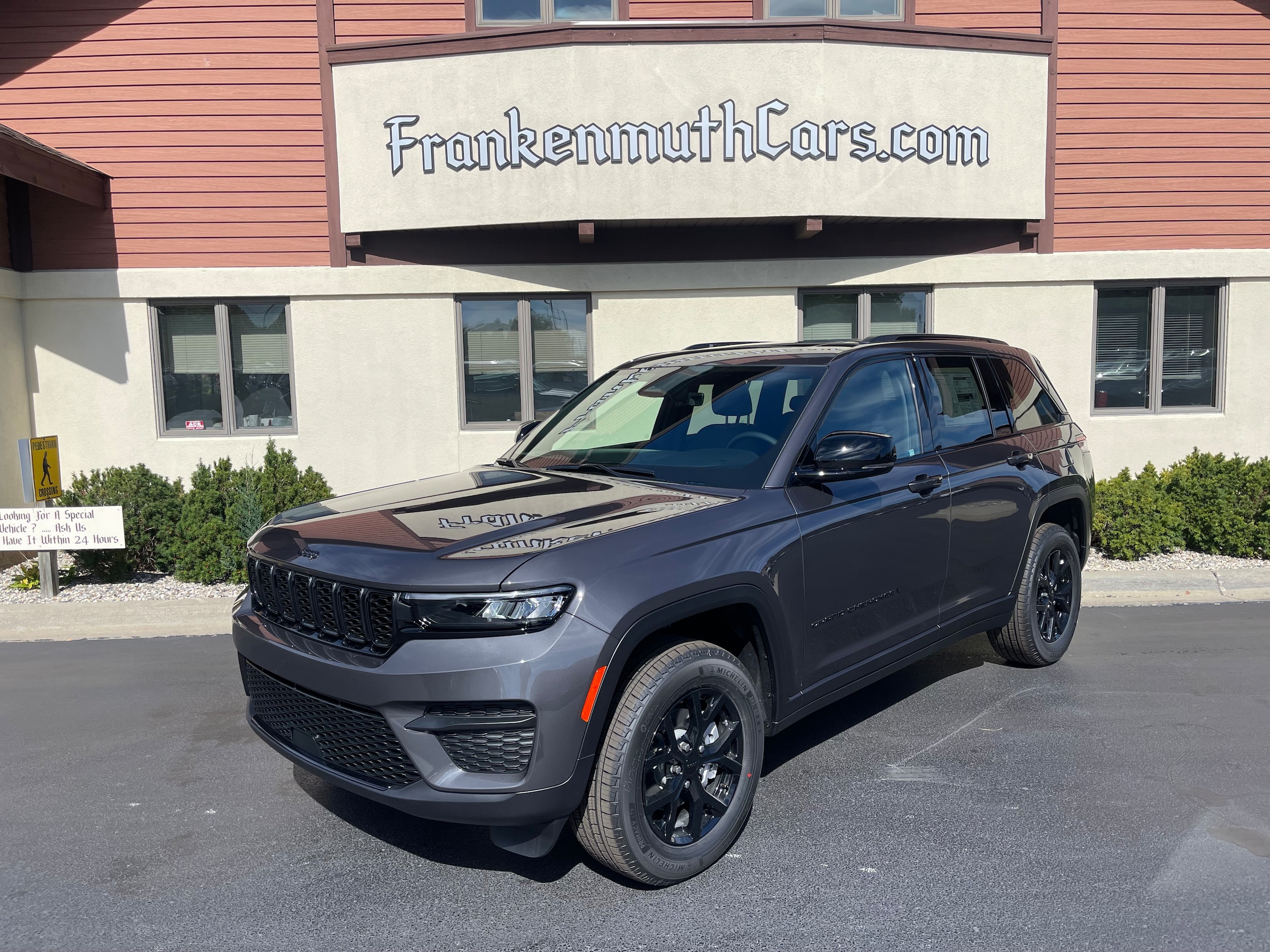 2025 Jeep Grand Cherokee Altitude's photo