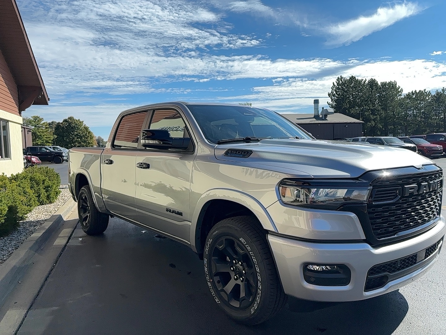 View vehicle photo 5