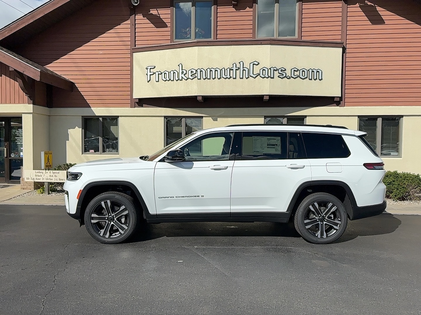2027 Jeep Grand Cherokee L