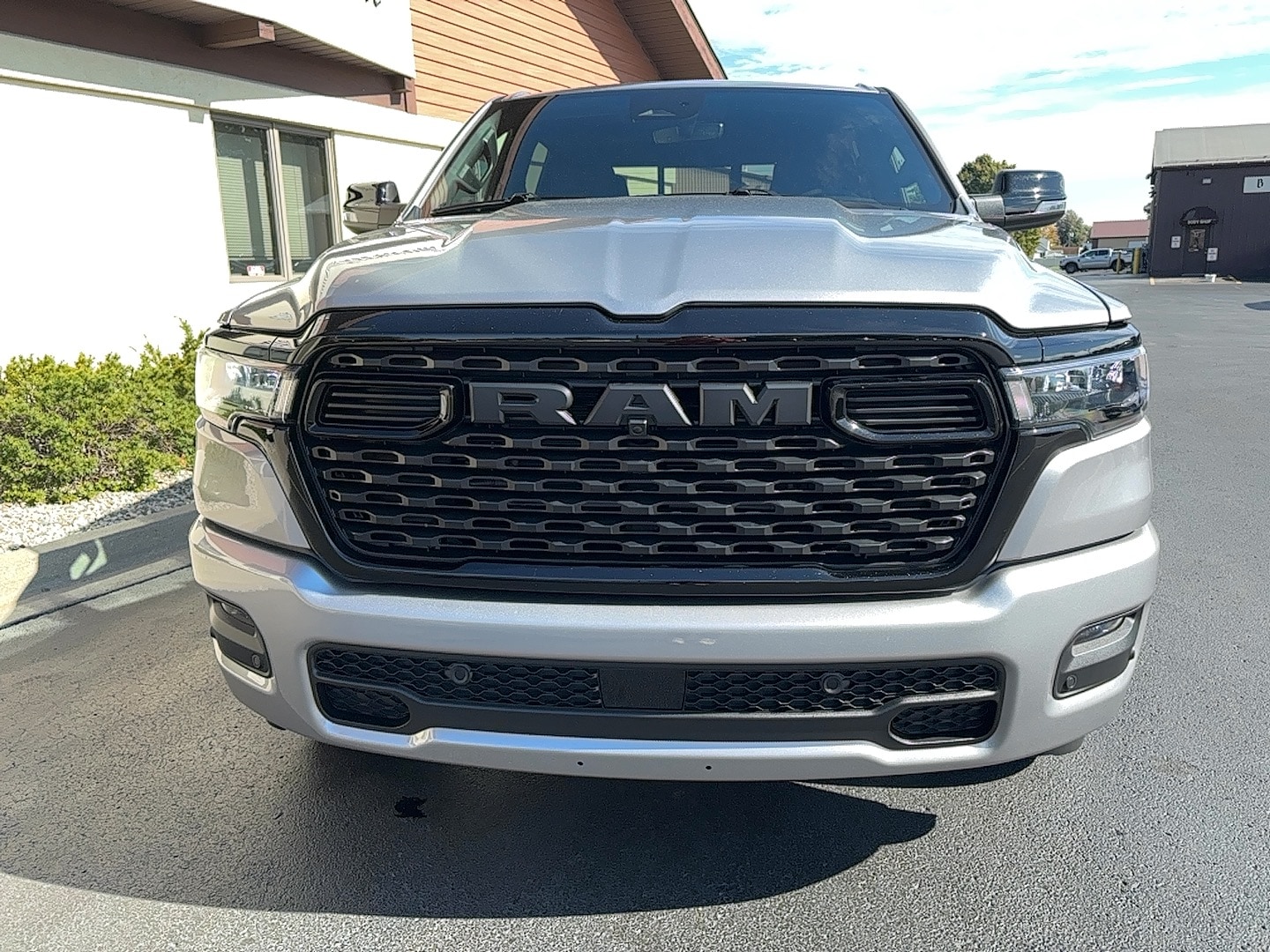 View vehicle photo 4
