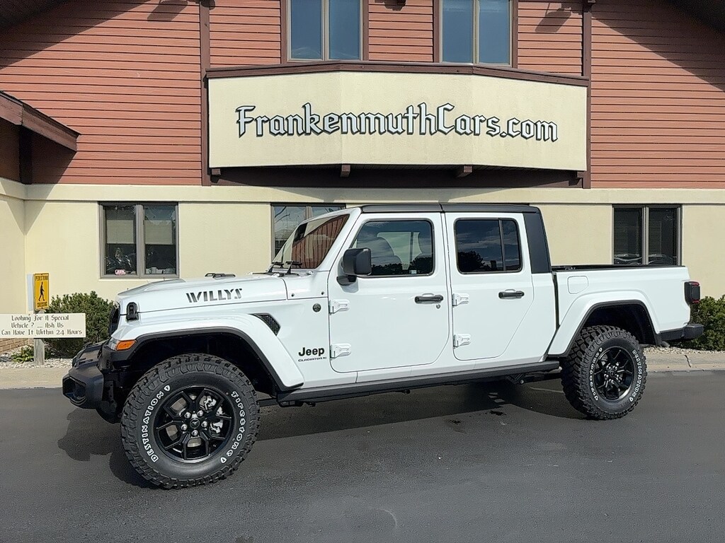 New 2025 Jeep Gladiator WILLYS 4X4 Pickup