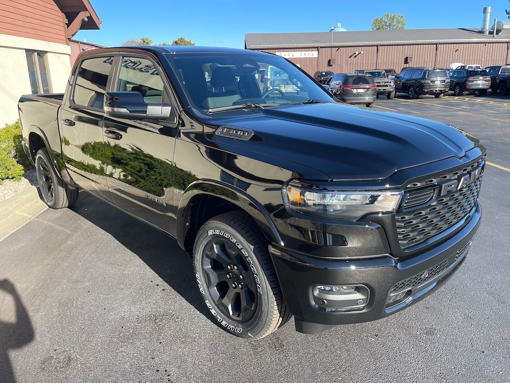 New 2026 Ram 1500 BIG HORN CREW CAB 4X4 5'7 BOX Pickup