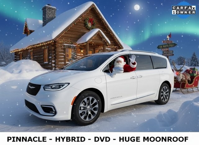 2024 Chrysler Pacifica PHEV Pinnacle's photo