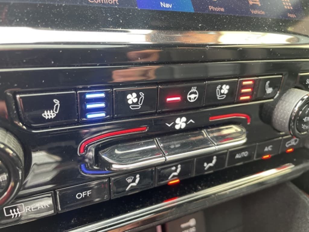 Used 2023 Jeep Grand Cherokee L Overland SUV