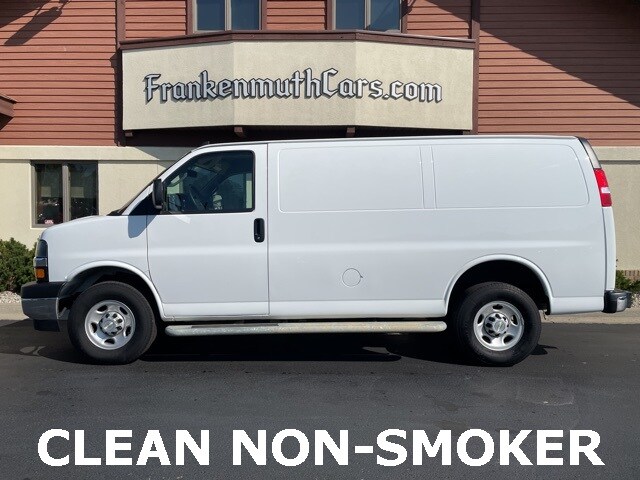 2023 Chevrolet Express 2500 Work Cargo Van photo 3