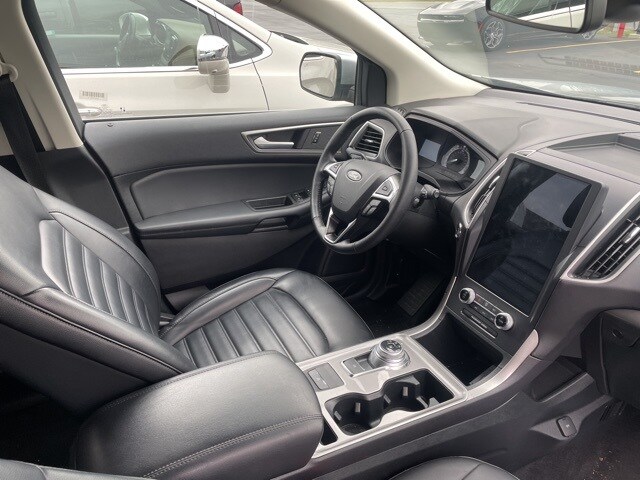 2024 Ford Edge SEL photo 2