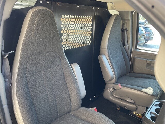 2023 Chevrolet Express 2500 Work Cargo Van photo 2