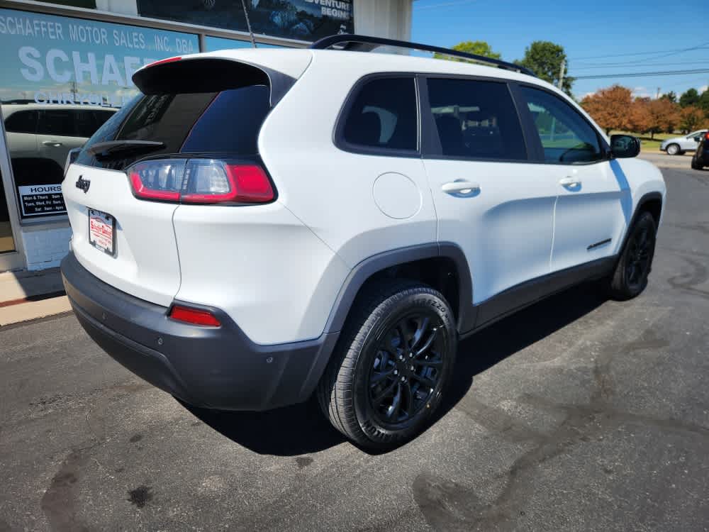 2023 Jeep Cherokee Altitude Lux photo 2