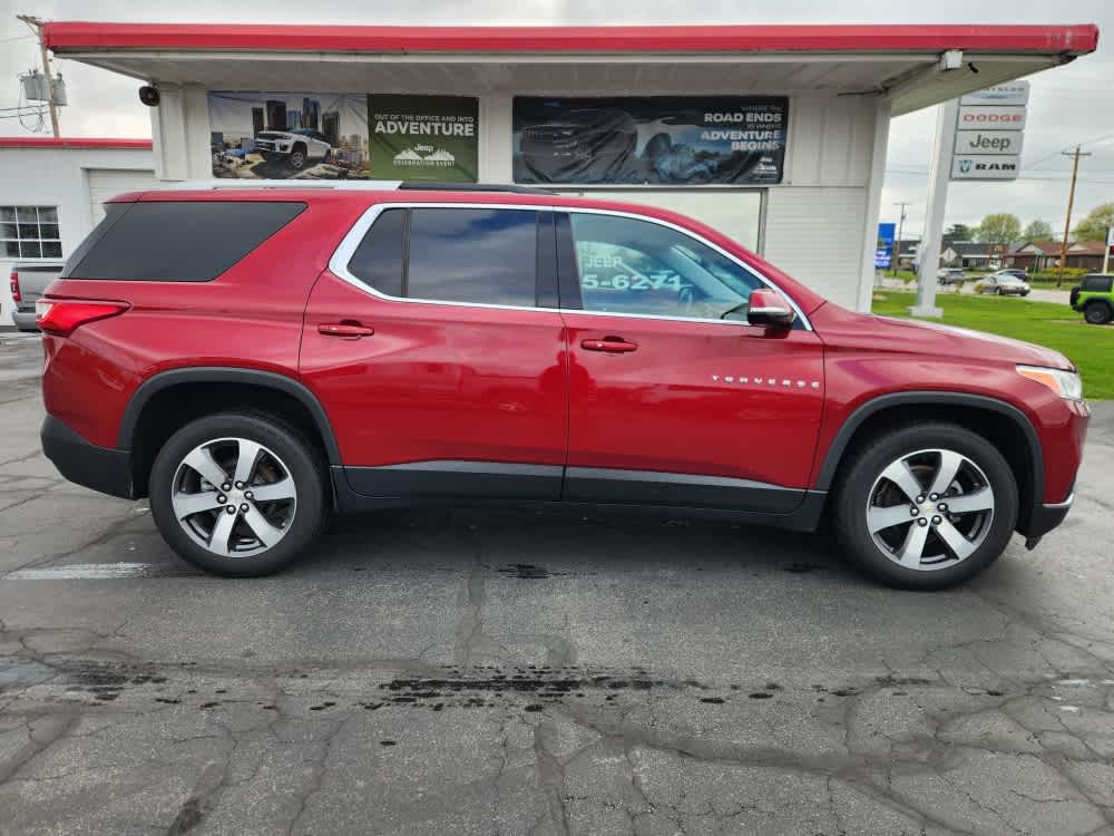 Used 2018 Chevrolet Traverse 3LT with VIN 1GNEVHKW4JJ136724 for sale in Willard, OH