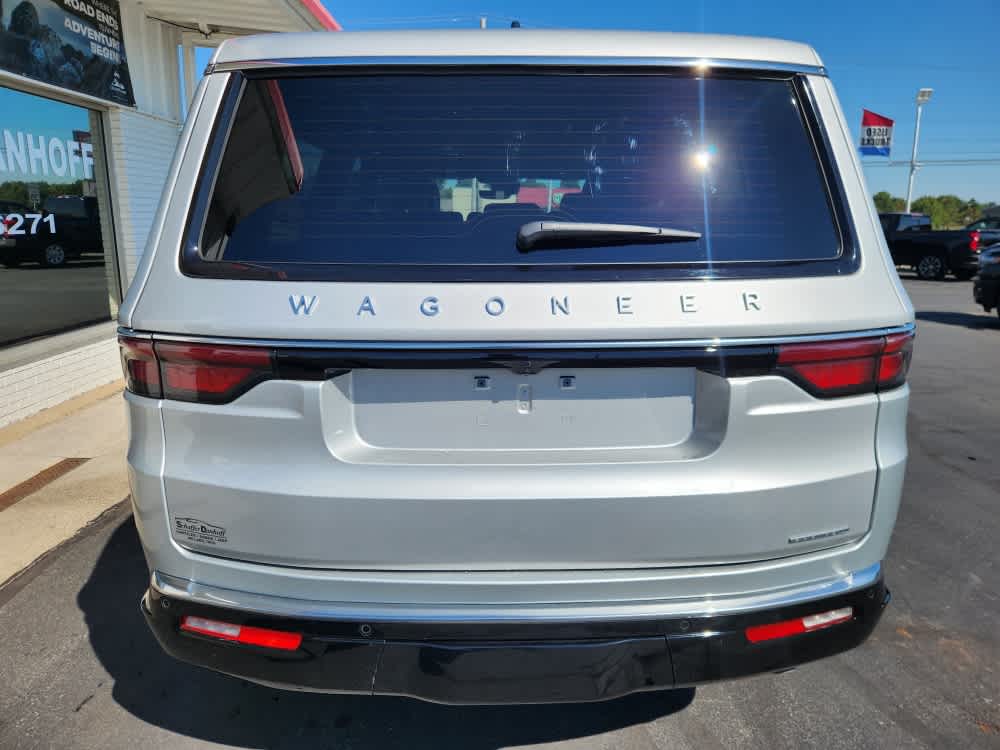 2024 Jeep Wagoneer L Series II photo 4
