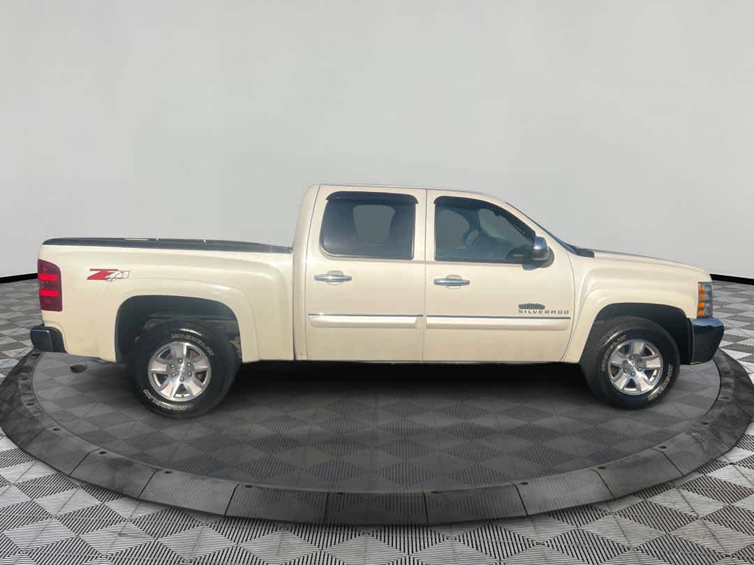 Used 2013 Chevrolet Silverado 1500 LT with VIN 3GCPKSE76DG322637 for sale in Willard, OH