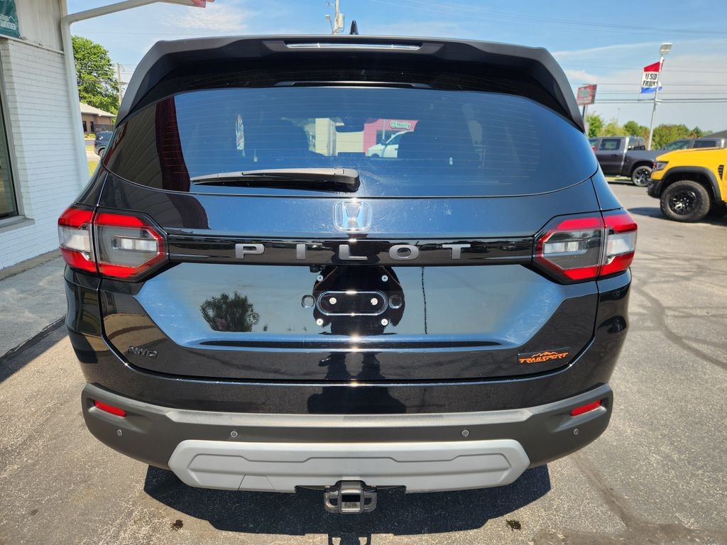 Used 2024 Honda Pilot TrailSport SUV