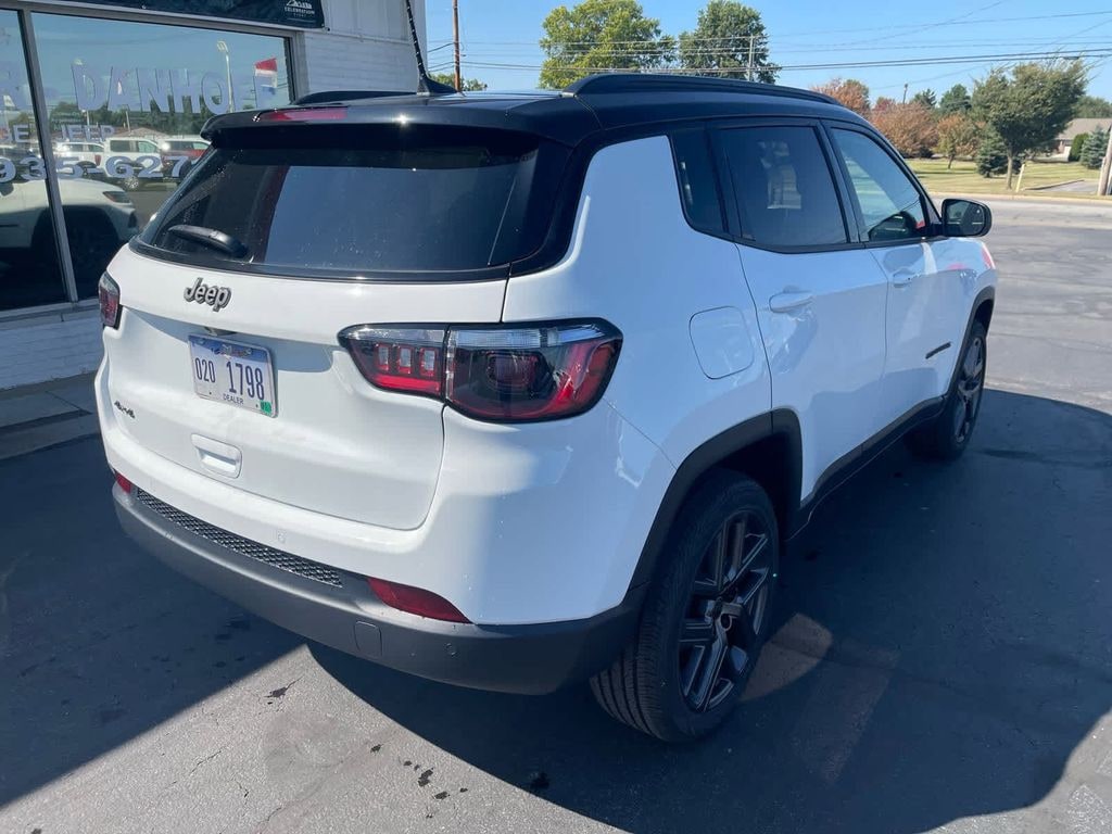 New 2025 Jeep Compass LIMITED 4X4 Sport Utility