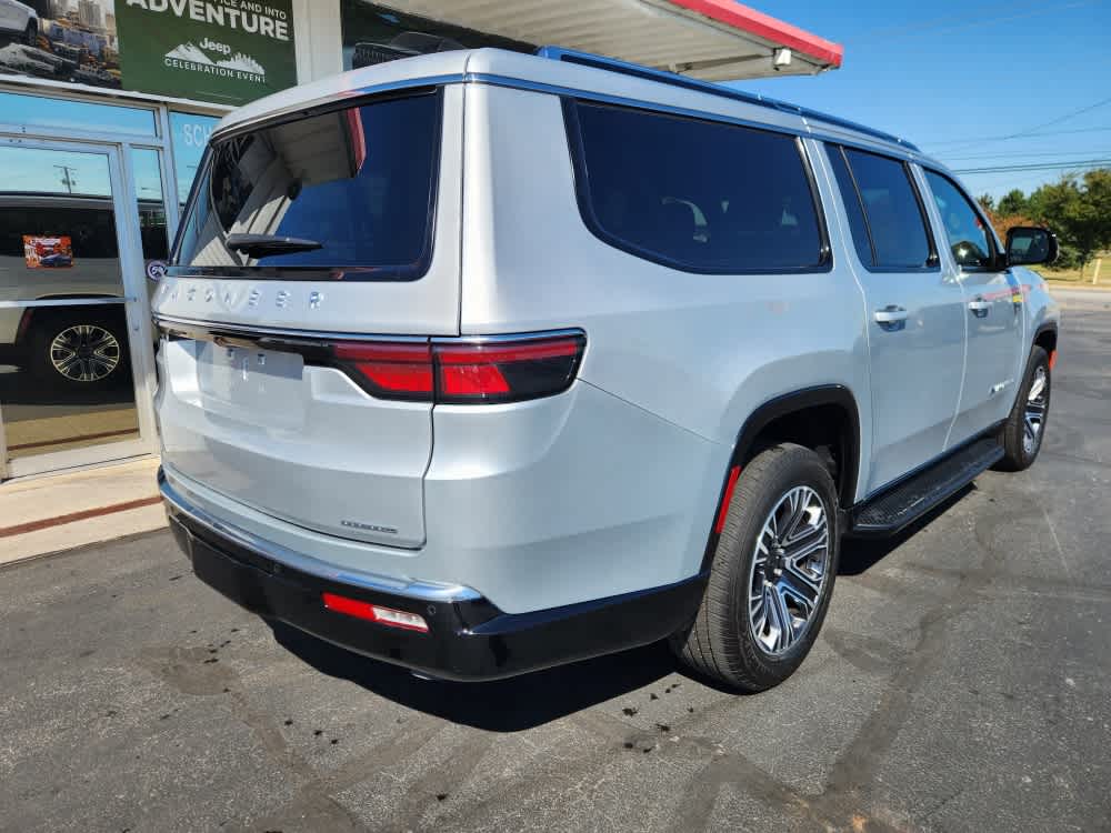 2024 Jeep Wagoneer L Series II photo 3