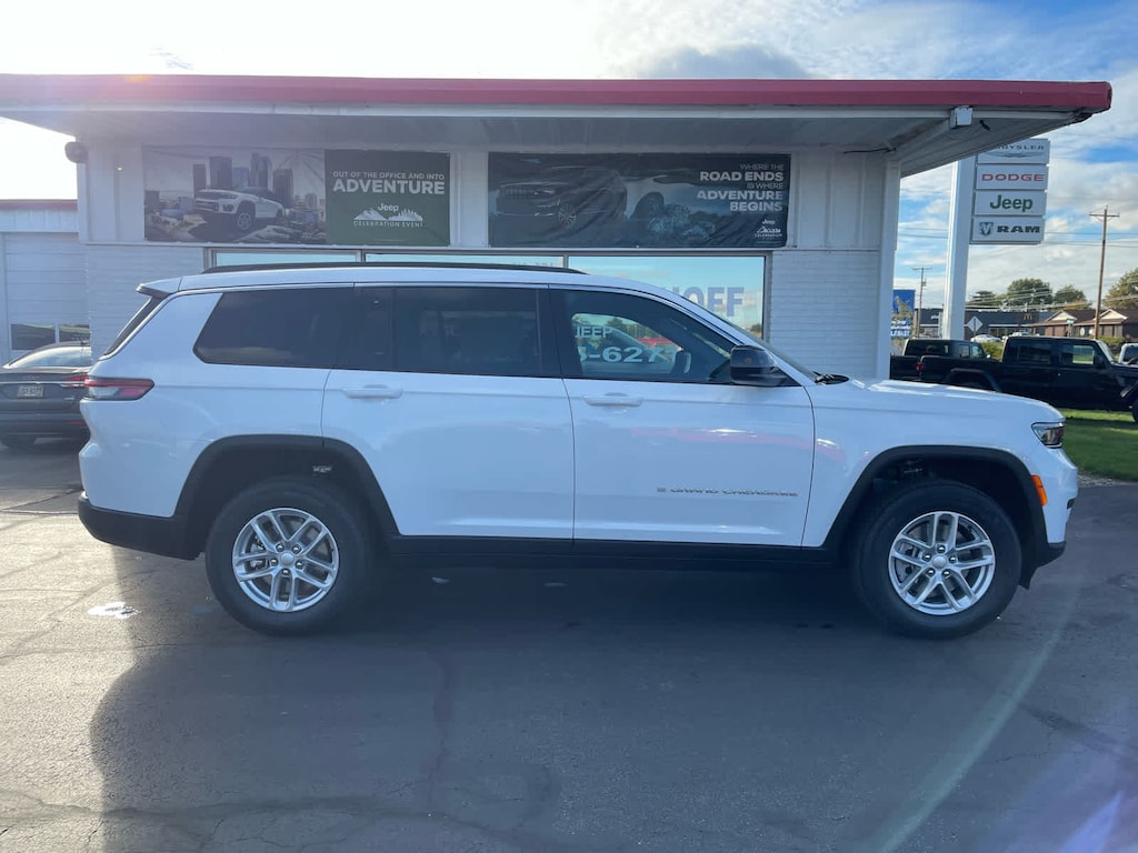 New 2025 Jeep Grand Cherokee L LAREDO X 4X4 Sport Utility