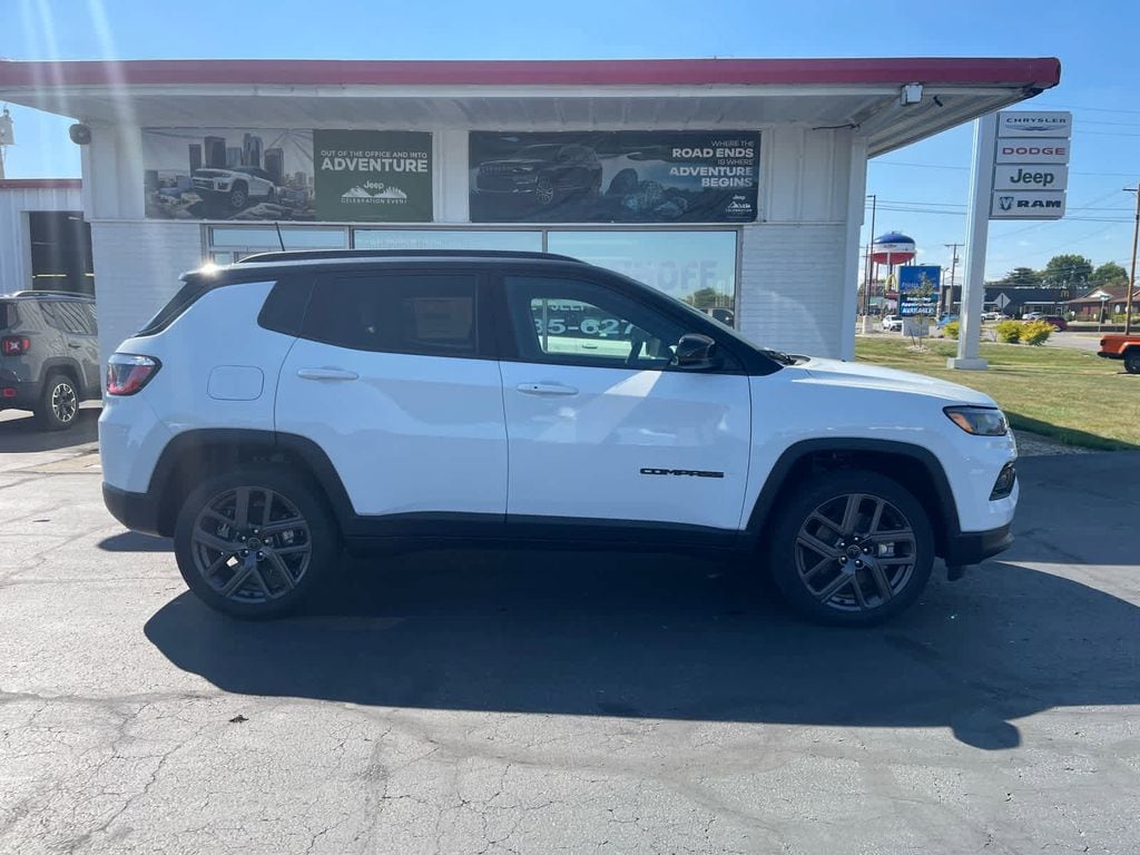 New 2025 Jeep Compass LIMITED 4X4 Sport Utility