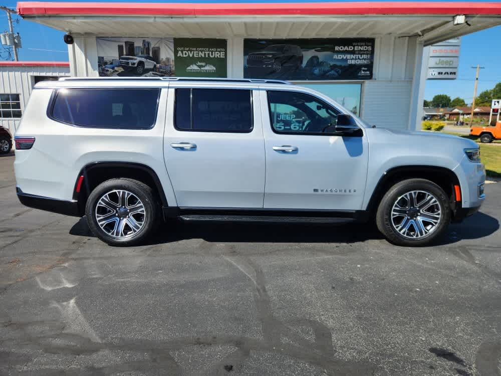 2024 Jeep Wagoneer L Series II photo 2